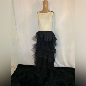 Halston heritage black/creme puffy tulle skirt long dress round neckline